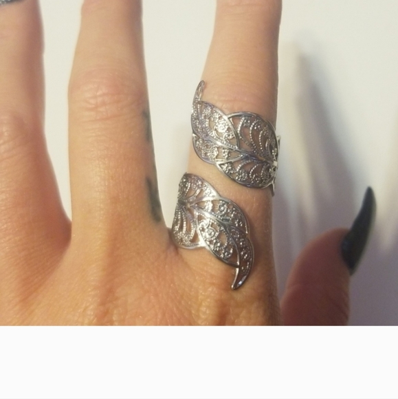 Leaf Ring: Size 9 - Picture 3 of 4